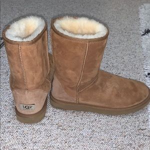 Classic Short II Boot UGGS